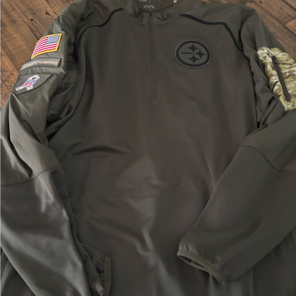 Men's Military-Style Olive Jacket with Patches
